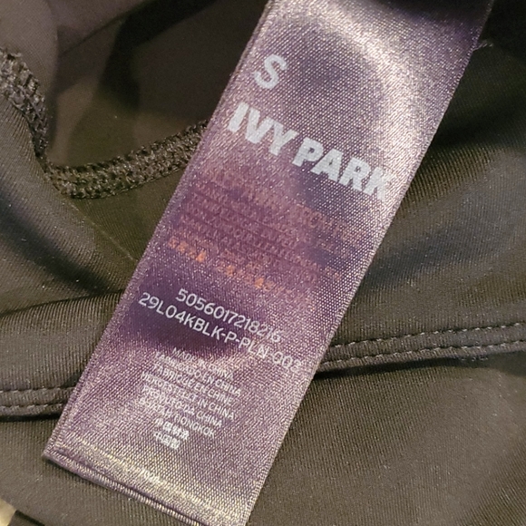 IVY PARK black capri workout/yoga legging! - Picture 9 of 9